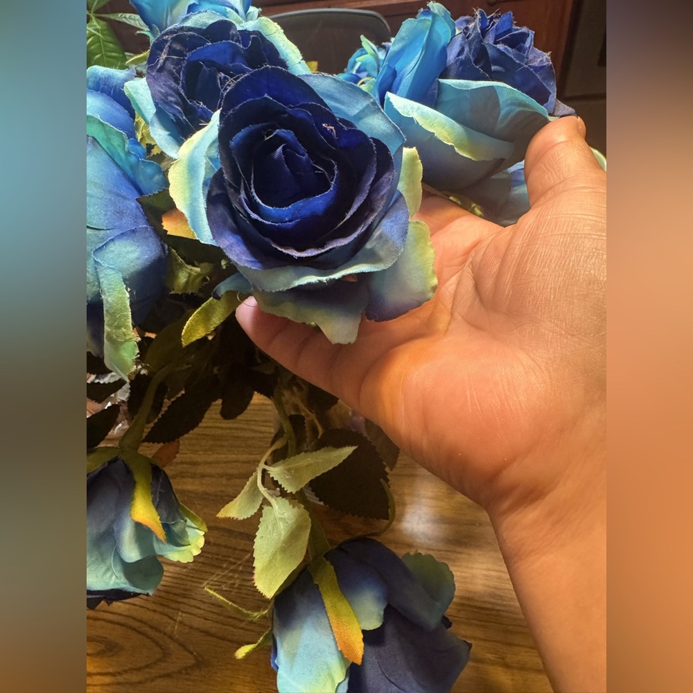 10pc Nubry Artificial Silk Long Stem Two-tone Navy/Baby Blue Roses - Picture 3 of 7